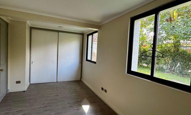Oportunidad Inmobiliaria! Casa de 4d 4b 346 m2 calle Simón González 8868 La Reina