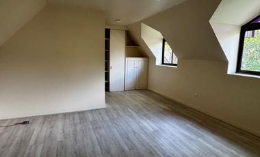 Oportunidad Inmobiliaria! Casa de 4d 4b 346 m2 calle Simón González 8868 La Reina