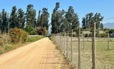 Parcela en Melipilla! con 2 Casas de 357 m2 más terreno de 5.000 m2. Condominio Las Flores.