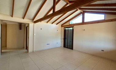 Parcela en Melipilla! con 2 Casas de 357 m2 más terreno de 5.000 m2. Condominio Las Flores.