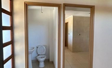 Parcela en Melipilla! con 2 Casas de 357 m2 más terreno de 5.000 m2. Condominio Las Flores.