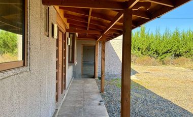 Parcela en Melipilla! con 2 Casas de 357 m2 más terreno de 5.000 m2. Condominio Las Flores.