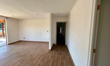 Parcela en Melipilla! con 2 Casas de 357 m2 más terreno de 5.000 m2. Condominio Las Flores.