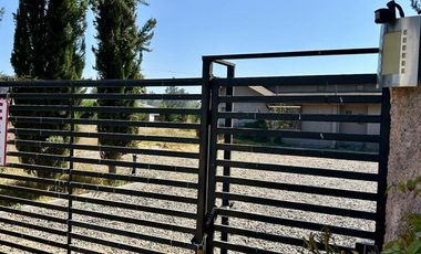 Parcela en Melipilla! con 2 Casas de 357 m2 más terreno de 5.000 m2. Condominio Las Flores.