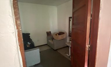 EN VENTA CASA. UN PISO, 4D, 2B, COMUNA DE SANTIAGO