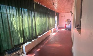 EN VENTA CASA. UN PISO, 4D, 2B, COMUNA DE SANTIAGO