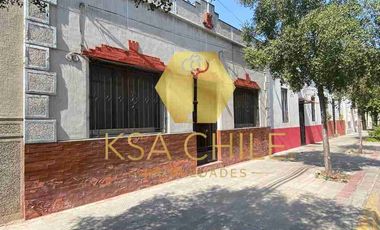 EN VENTA CASA. UN PISO, 4D, 2B, COMUNA DE SANTIAGO