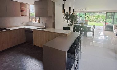 Casa en arriendo en La Sebastiana, Envigado, Antioquia