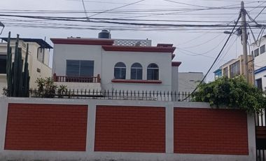 Casa espaciosa en Alquiler ideal para Familia