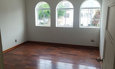 Casa espaciosa en Alquiler ideal para Familia