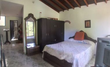 Venta hermosa Casa, Barrio Villanueva parte baja, Copacabana Antioquia.