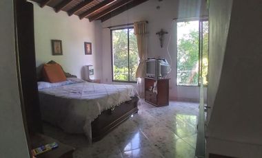 Venta hermosa Casa, Barrio Villanueva parte baja, Copacabana Antioquia.