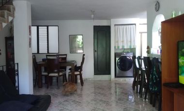 Venta hermosa Casa, Barrio Villanueva parte baja, Copacabana Antioquia.