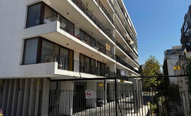 Departamento 2 Dormitorios 2 Baños en Pedro Lira 1404 Providencia, Cerca de Escuela de Carabineros.