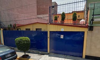 Casa En Remate Bancario En Parque De Cupatitzio, El Parque, Naucalpan De Juárez, Estado De México