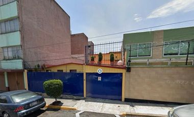 Casa En Remate Bancario En Parque De Cupatitzio, El Parque, Naucalpan De Juárez, Estado De México