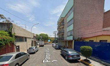 Casa En Remate Bancario En Parque De Cupatitzio, El Parque, Naucalpan De Juárez, Estado De México