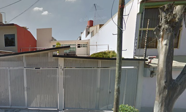 CASA EN VENTA DE RECUPERACION BANCARIA, VALLE DORADO, TLALNEPANTLA, EDO, MEX.