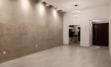 CASA EN VENTA EN RANCHO SANTA MONICA