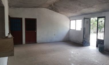 Casa en El Organal, San Juan del Río con árboles frutales.
