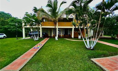 Se vende amplia casa en aparco ibague