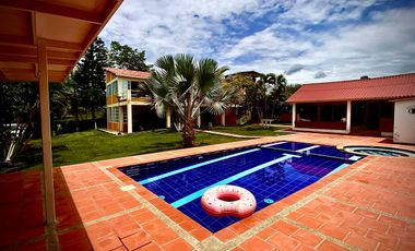 Se vende amplia casa en aparco ibague