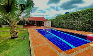 Se vende amplia casa en aparco ibague