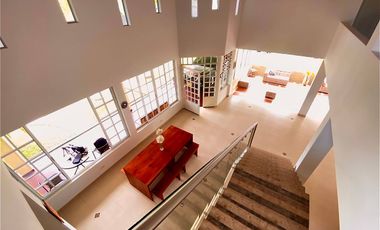 Se vende amplia casa en aparco ibague