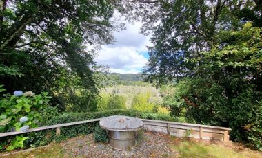Hermosa Casa con Piscina y Cabañas en Punucapa
