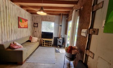 Hermosa Casa con Piscina y Cabañas en Punucapa