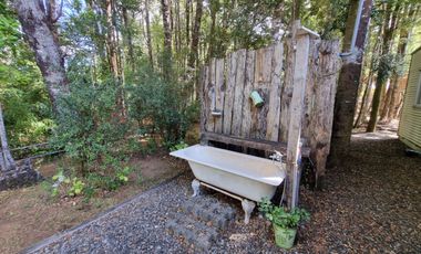 Hermosa Casa con Piscina y Cabañas en Punucapa