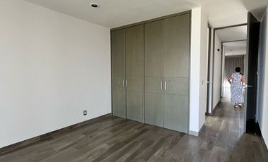Casa con 4 recamaras y en residencial con campo de golf