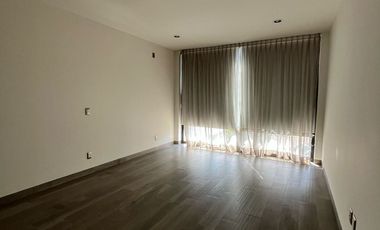 Casa con 4 recamaras y en residencial con campo de golf