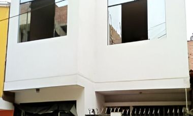 Venta Casa De 2 Pisos Más Aires - Mi Perú, Callao