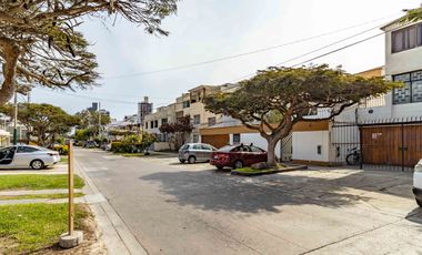 Terreno de 525 m² con Doble Frente en Magdalena – Límite con San Isidro