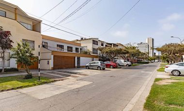 Terreno de 525 m² con Doble Frente en Magdalena – Límite con San Isidro