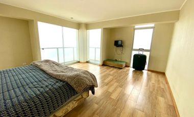 HERMOSO DUPLEX CON PISCINA Y VISTA AL MAR