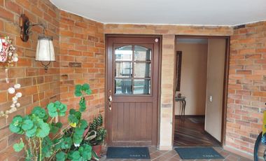 VENDO CASA EN CEDRITOS CONJUNTO CERRADO