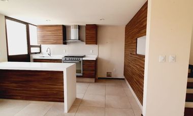 Casa en Renta en Lomas Virreyes, Calimaya - modelo Madeira (frente a camellón principal)