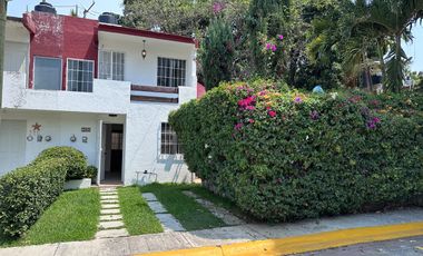 Venta de bonita casa en excelente fraccionamiento Valle Verde de Yautepec, Mor.