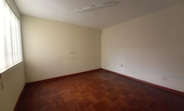 🏡 ALQUILER DE AMPLIA CASA EN JESÚS MARÍA – ZONA SEGURA Y CÉNTRICA