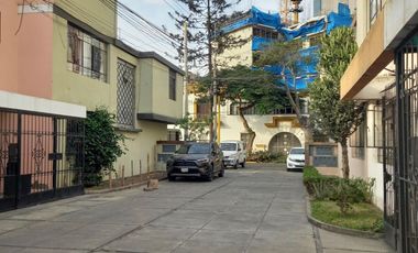 🏡 ALQUILER DE AMPLIA CASA EN JESÚS MARÍA – ZONA SEGURA Y CÉNTRICA