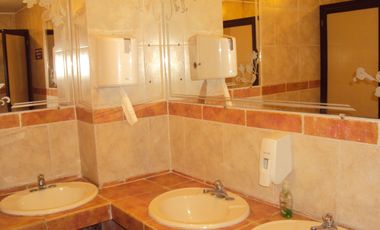 ¡Oportunidad! Edificio en venta con 911 m² de área construida en un lote de 300 m²