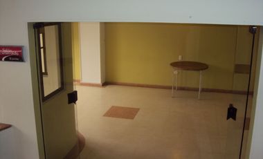 ¡Oportunidad! Edificio en venta con 911 m² de área construida en un lote de 300 m²