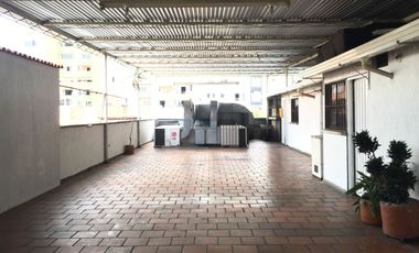 ¡Oportunidad! Edificio en venta con 911 m² de área construida en un lote de 300 m²