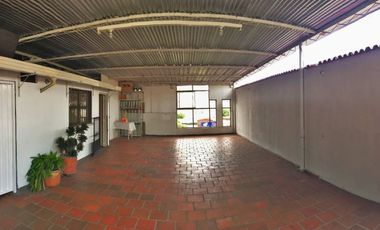 ¡Oportunidad! Edificio en venta con 911 m² de área construida en un lote de 300 m²