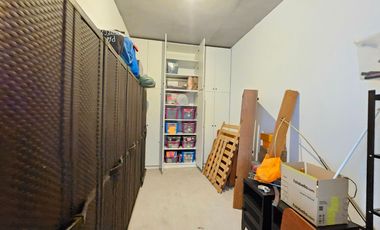 ESPECTACULAR OPORTUNIDAD EN HUECHURABA CON PATIO Y 2E