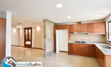 Yanuncay, Venta de Casa Cerca del Parque Iberia