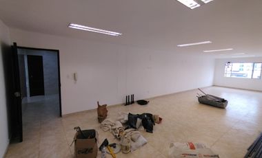 SE ARRIENDA BODEGA COMERCIAL U OFICINA BARRIO ANTONIA SANTOS