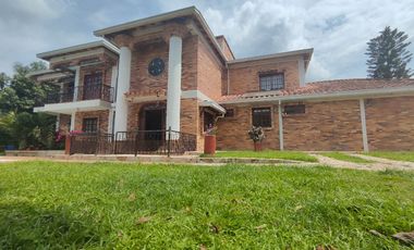 SE VENDE CASA CAMPESTRE EN CONJUNTO CERRADO PIEDECUESTA